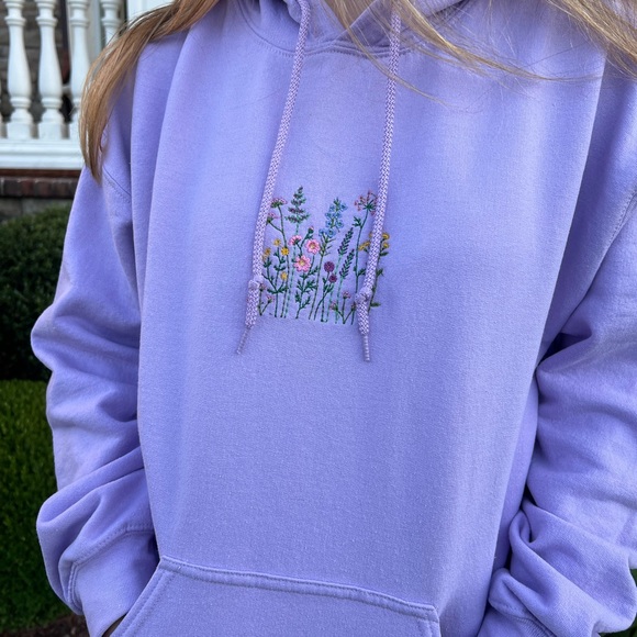 Gildan Tops - Lilac Embroidered Floral Women’s Hoodie